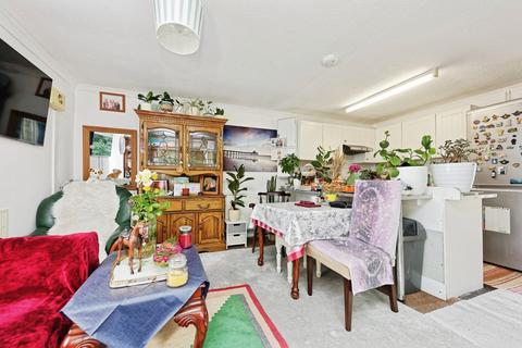 4 bedroom bungalow for sale, Kemsing Gardens, CANTERBURY, Kent, CT2