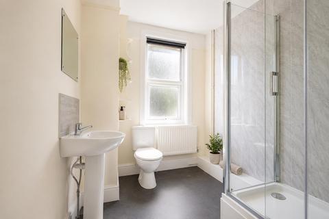4 bedroom terraced house to rent, Redvers Road, Brighton