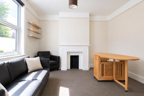 4 bedroom terraced house to rent, Redvers Road, Brighton