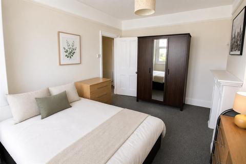 4 bedroom terraced house to rent, Redvers Road, Brighton