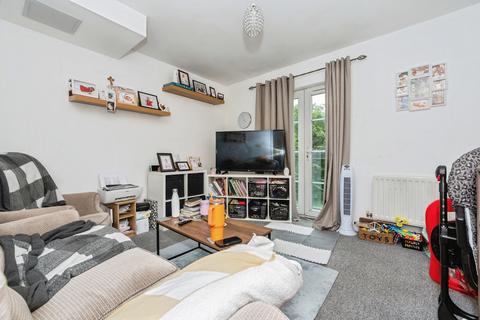 1 bedroom flat for sale, Sandpiper Close, Greenhithe, Kent, DA9