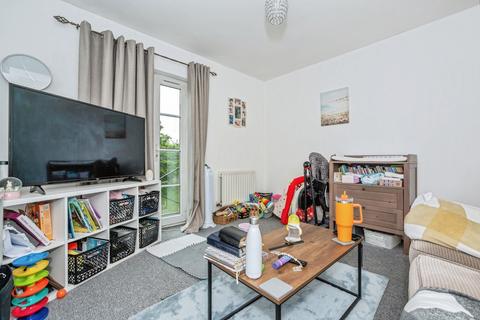 1 bedroom flat for sale, Sandpiper Close, Greenhithe, Kent, DA9