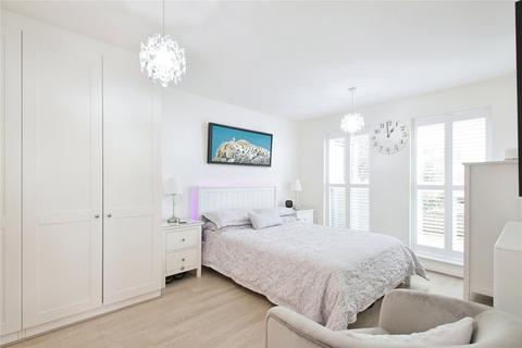 2 bedroom flat for sale, Clovelly Place, Greenhithe, Kent, DA9