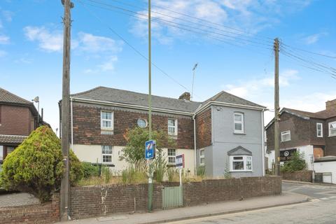 2 bedroom maisonette for sale, Main Road, Sutton At Hone, Dartford, Kent, DA4