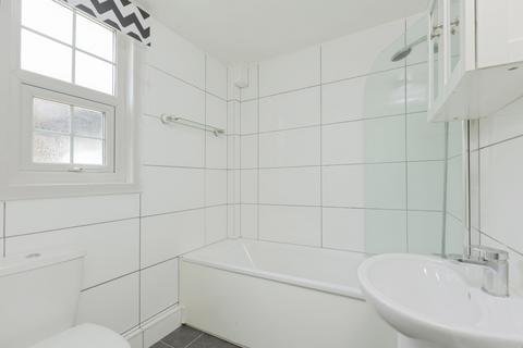 2 bedroom maisonette for sale, Main Road, Sutton At Hone, Dartford, Kent, DA4