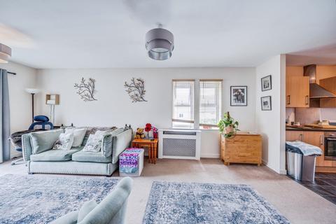 2 bedroom flat for sale, Crawford Avenue, Kent, DA1