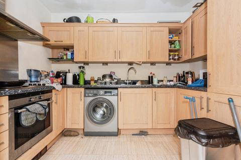 2 bedroom flat for sale, Palladian Circus, Greenhithe, Kent, DA9