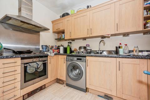 2 bedroom flat for sale, Palladian Circus, Greenhithe, Kent, DA9