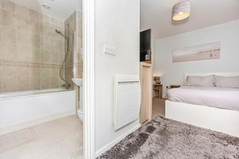 1 bedroom flat for sale, Portland Place, GREENHITHE, Kent, DA9