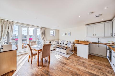 2 bedroom flat for sale, Redwing Crescent, Waterstone Way, Greenhithe, Kent, DA9