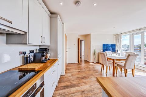 2 bedroom flat for sale, Redwing Crescent, Waterstone Way, Greenhithe, Kent, DA9