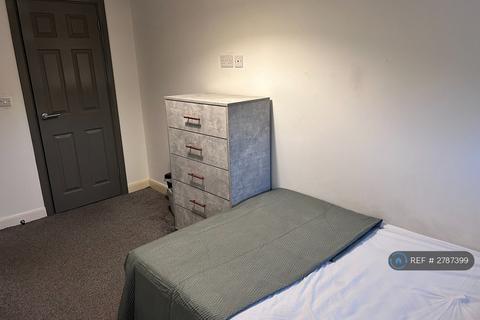 1 bedroom in a house share to rent, Trafford Road, Salford, M30