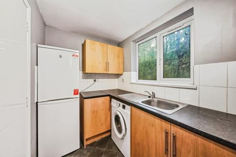 2 bedroom flat for sale, Sandcliff Road, Erith, DA8