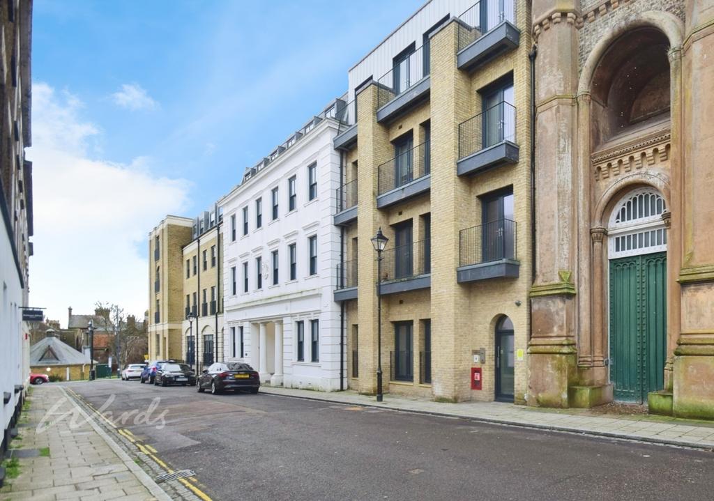 Queensbridge main...