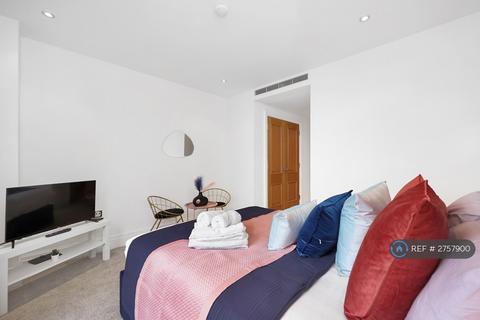 3 bedroom flat to rent, Thames Point, London, SW6