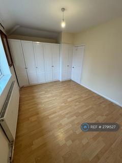 2 bedroom end of terrace house to rent, Langhorne Road, Dagenham, RM10