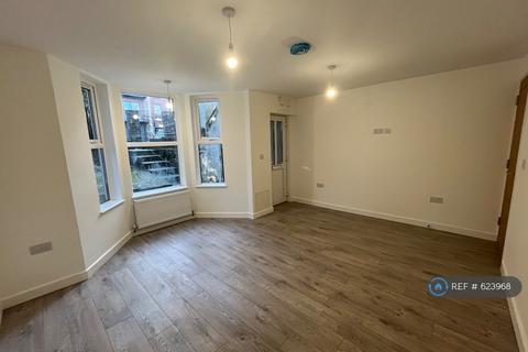 1 bedroom flat to rent, Stoke Road, Slough, SL2