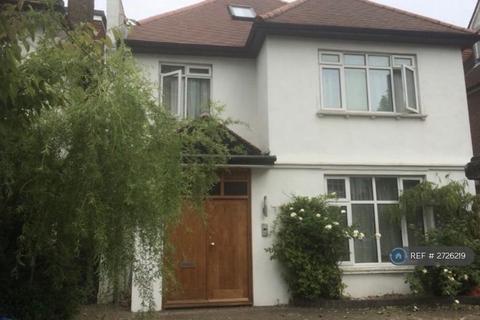 Studio to rent, Staverton Road, London, NW2
