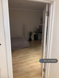 Studio to rent, Staverton Road, London, NW2