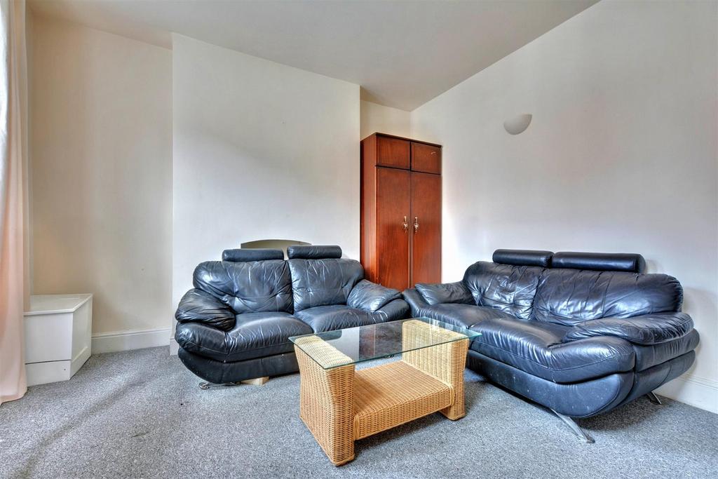 Lounge 1.jpeg