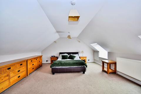 5 bedroom detached house for sale, The Maltings, Weavering, Maidstone, Kent, ME14