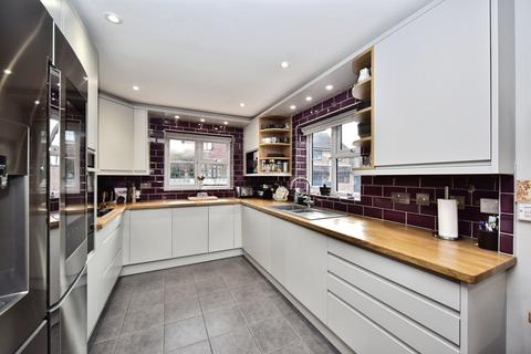 4 bedroom detached house for sale, Harvesters Way, Weavering, Maidstone, Kent, ME14