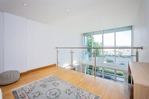 4 bedroom flat for sale, Pier Road (Access Via Gillingham Marina), Gillingham, Kent, ME7