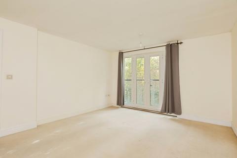 1 bedroom flat for sale, Black Eagle Drive, Northfleet, Gravesend, Kent, DA11