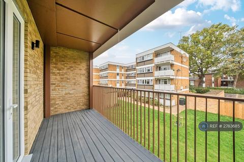 1 bedroom flat to rent, Harlequin Road, Teddington, TW11