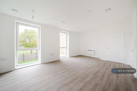1 bedroom flat to rent, Harlequin Road, Teddington, TW11