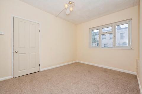 2 bedroom flat for sale, Wellington Street, GRAVESEND, Kent, DA12