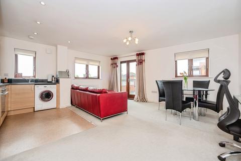 1 bedroom flat for sale, Hawkins Avenue, Gravesend, Kent, DA12