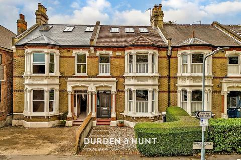 4 bedroom terraced house for sale, Spratt Hall Road, Wanstead E11