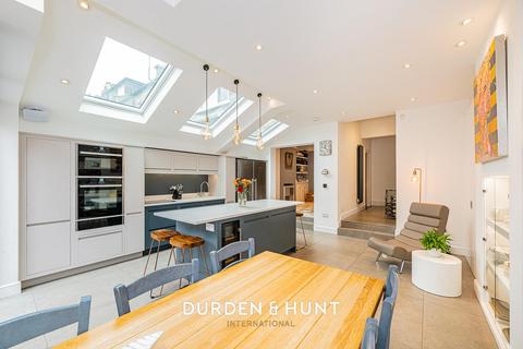 4 bedroom terraced house for sale, Spratt Hall Road, Wanstead E11
