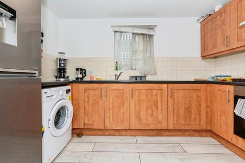 undefined, Waterside, Gravesend, Kent, DA11