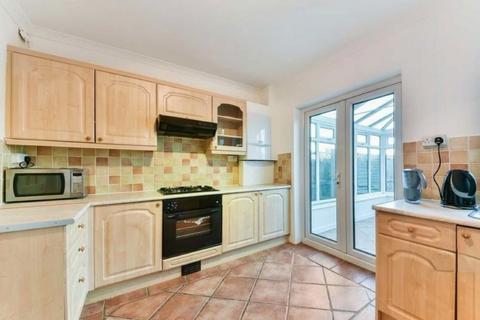 4 bedroom terraced house to rent, Carrington Road, Richmond TW10