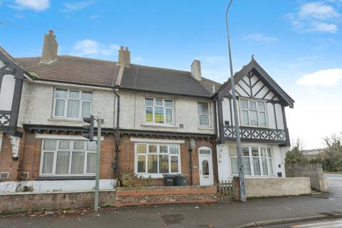 4 bedroom terraced house for sale, London Road, Northfleet, Gravesend, Kent, DA11