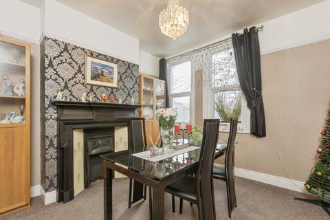 4 bedroom terraced house for sale, London Road, Northfleet, Gravesend, Kent, DA11