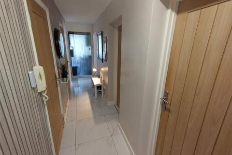 2 bedroom flat for sale, Snelling Avenue, Northfleet, Gravesend, Kent, DA11