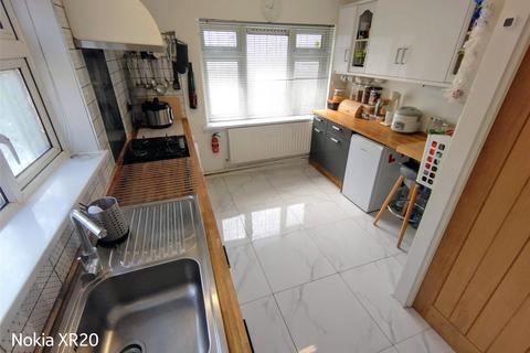 2 bedroom flat for sale, Snelling Avenue, Northfleet, Gravesend, Kent, DA11
