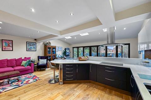 4 bedroom detached house for sale, The Old Orchard, Timperley