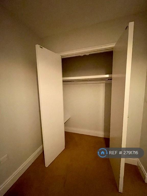 Bedroom (Built-In Wardrobe)