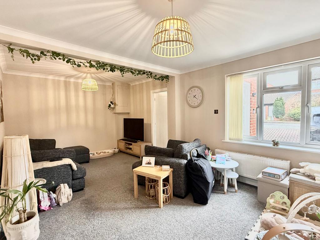 Lounge/family room