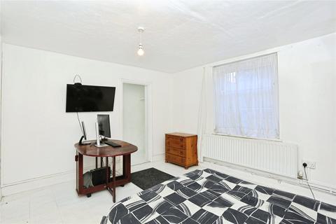 undefined, Belmont Hill, London, SE13
