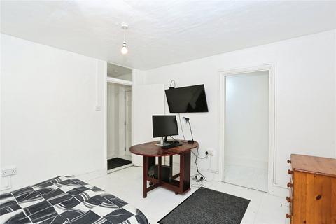 undefined, Belmont Hill, London, SE13