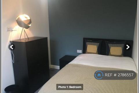 1 bedroom in a house share to rent, Eccles, Manchester, M30