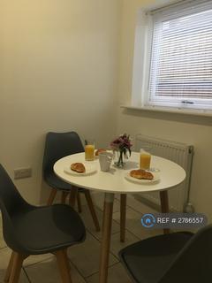 1 bedroom in a house share to rent, Eccles, Manchester, M30
