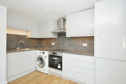 2 bedroom flat for sale, Gilmore Road, London, SE13