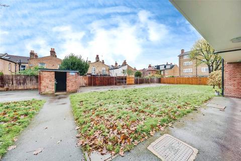 2 bedroom flat for sale, Nuding Close, London, SE13