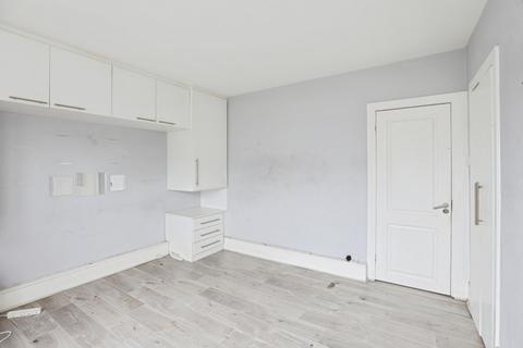 2 bedroom flat for sale, Nuding Close, London, SE13
